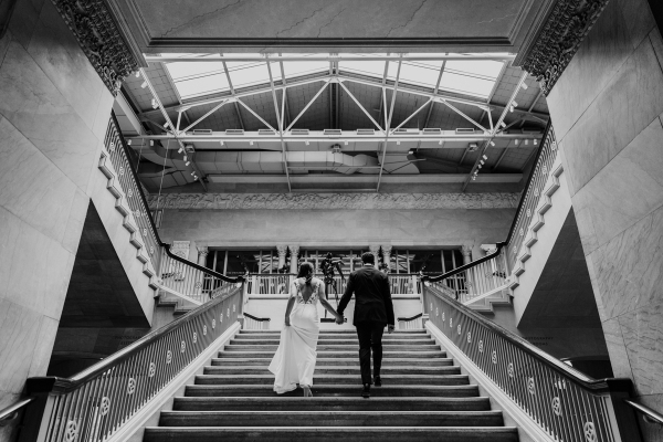 Art-Institute-Chicago-wedding-by-Emma-Mullins-Photography-2