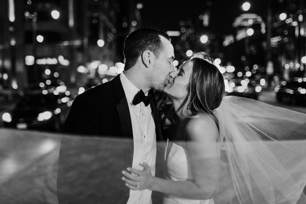 Renaissance-Chicago-downtown-wedding-by-Emma-Mullins-Photography-2