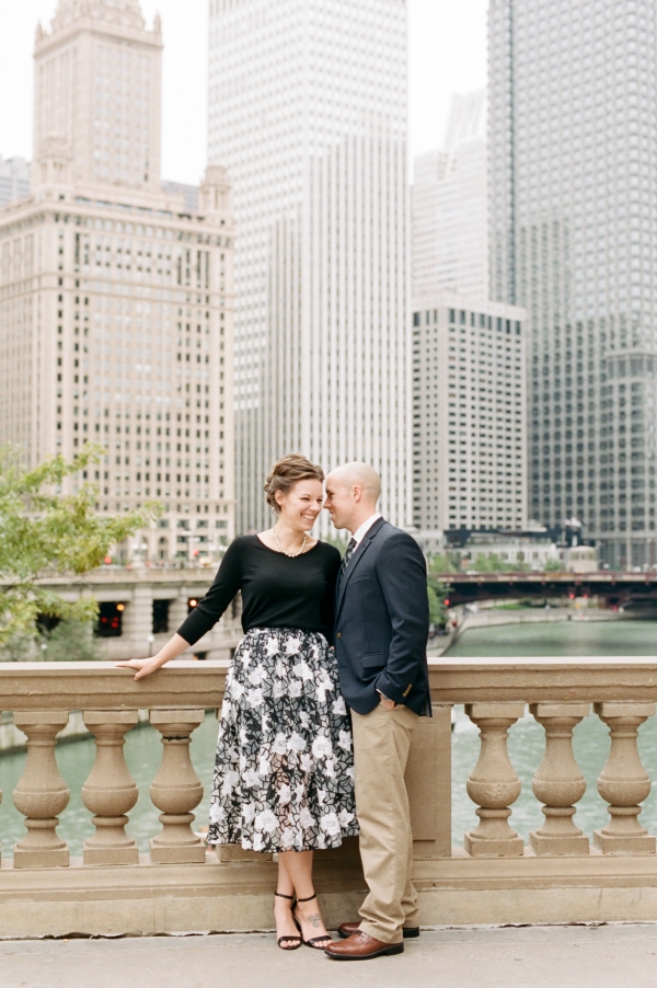 classy-chicago-engagement-photo