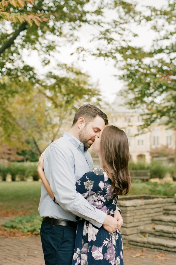notre-dame-engagement-photo
