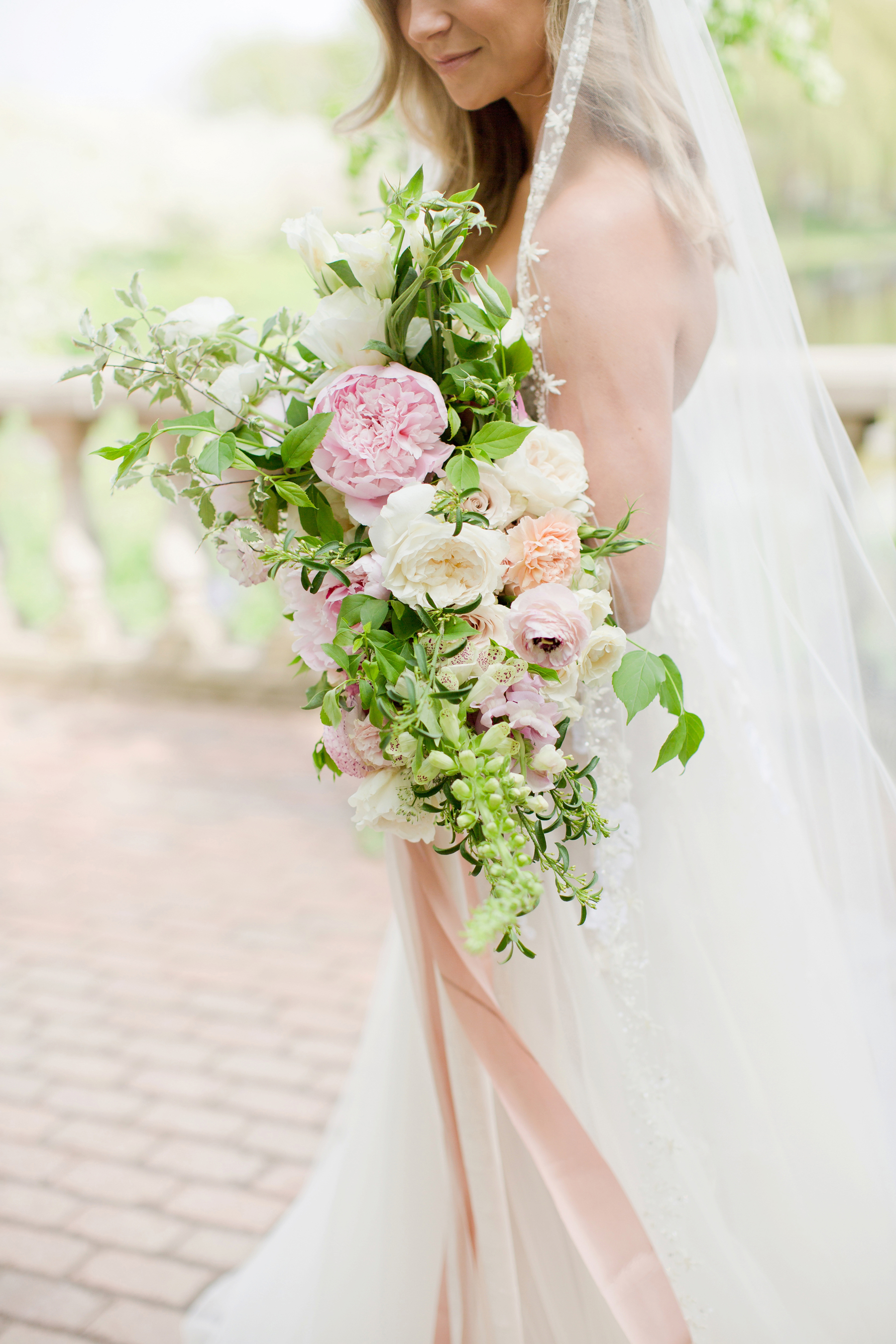 Chicago Botanic Garden Romantic Wedding Inspiration (18)