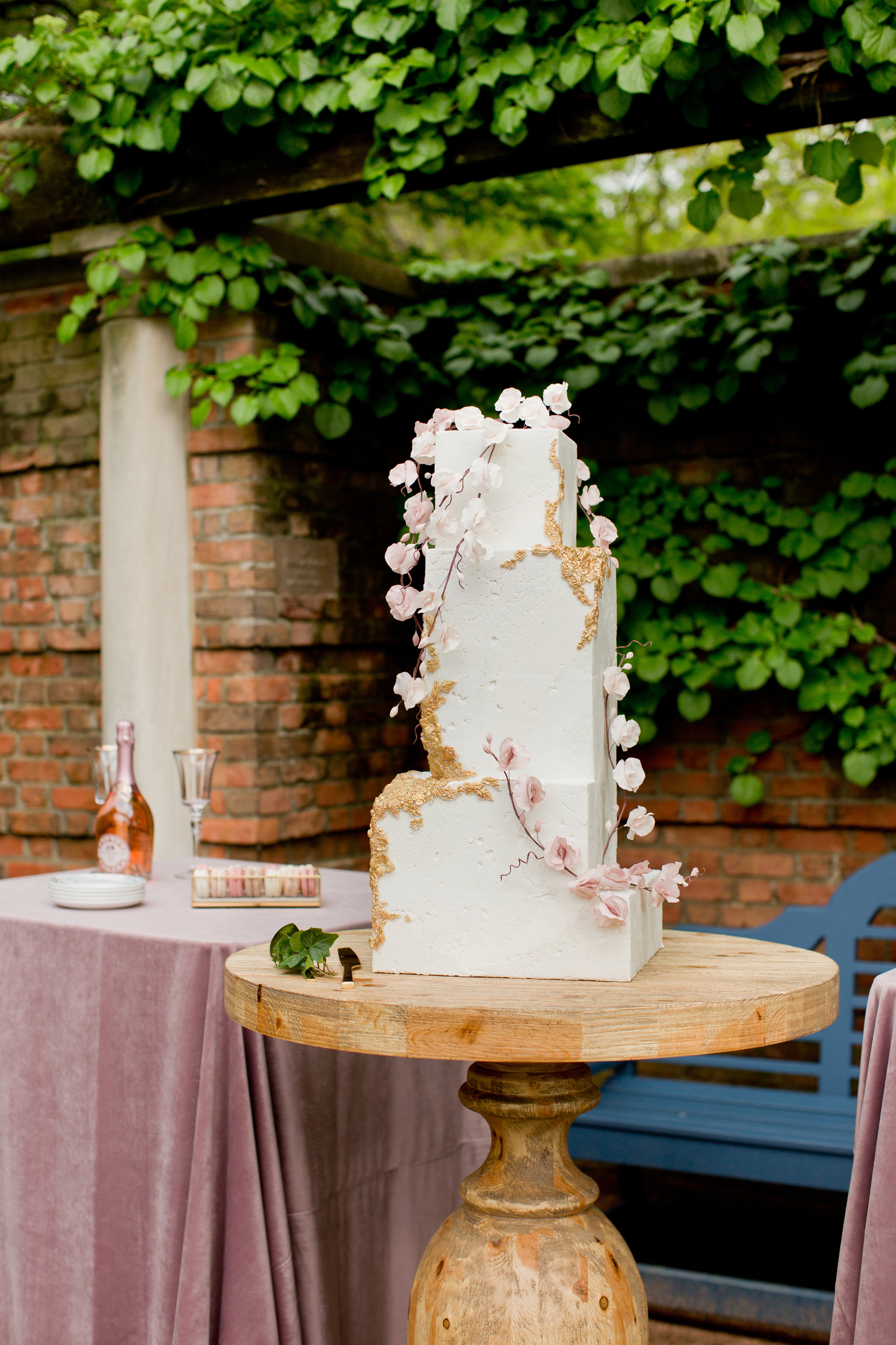 Chicago Botanic Garden Romantic Wedding Inspiration (31)