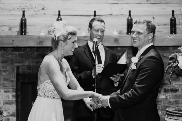 City-Winery-Chicago-wedding-by-Emma-Mullins-Photography-35