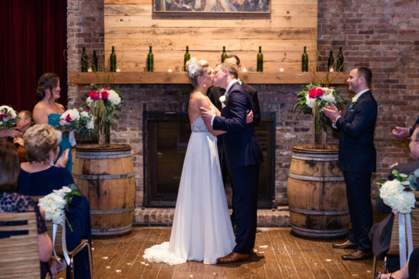 City-Winery-Chicago-wedding-by-Emma-Mullins-Photography-37