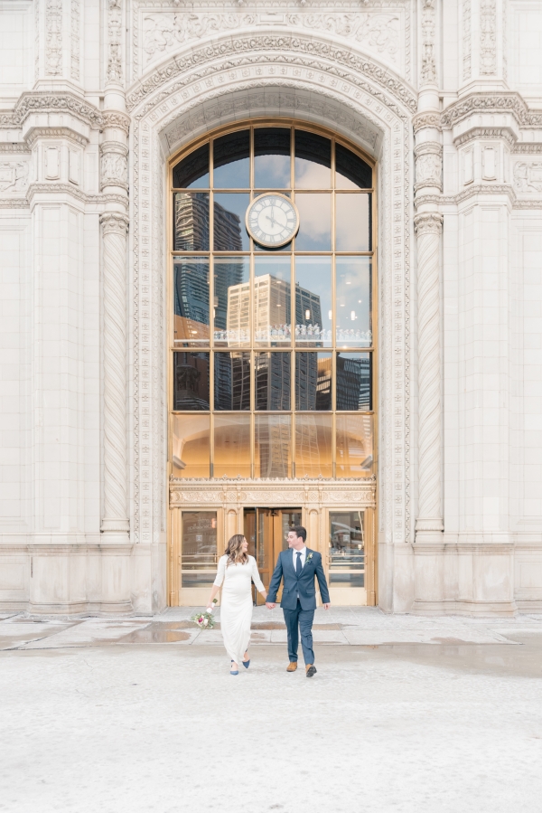 Bride and groom portraits at the Wrigley building in Chicago