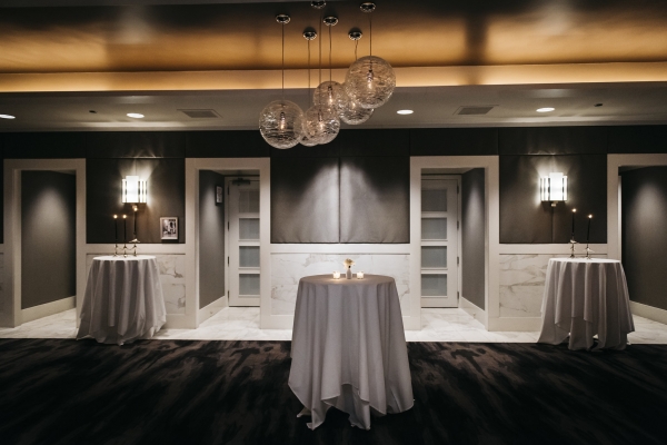 Elegant Intimate December Chicago Wedding at Spiaggia (14)