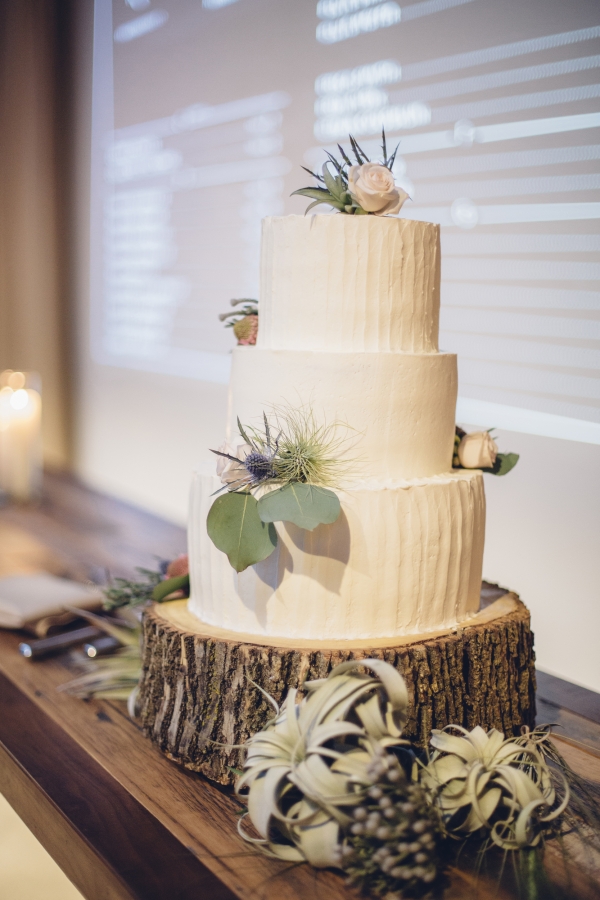 Wedding Cake on Tree Stump Stand