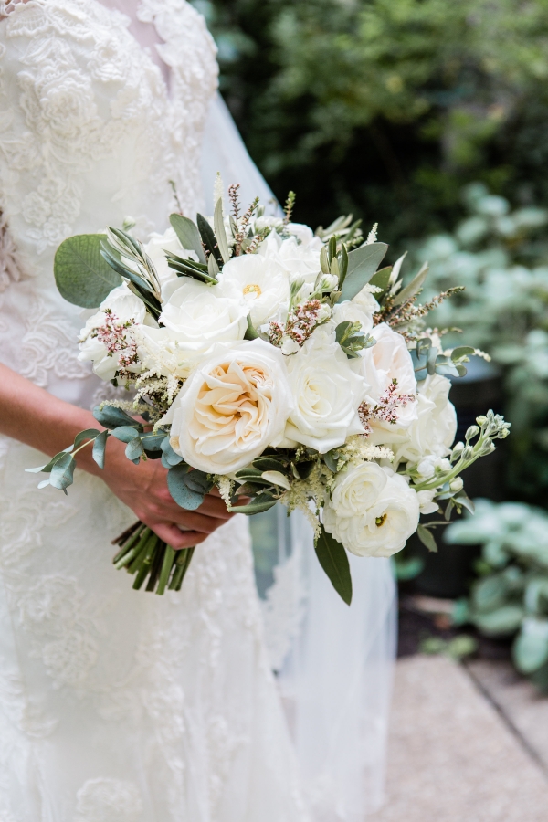 Ivory Bride Bouquet Chicago Trablume