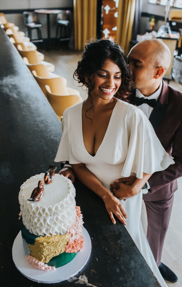 Warm Colorful Retro Mod Chicago Wedding Inspiration at The Duck Inn (25)