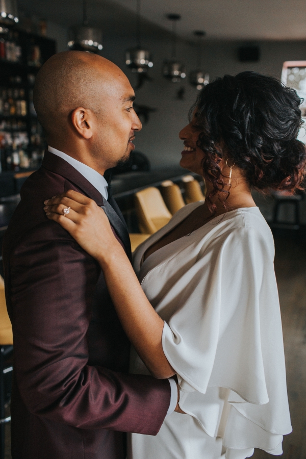 Warm Colorful Retro Mod Chicago Wedding Inspiration at The Duck Inn (28)