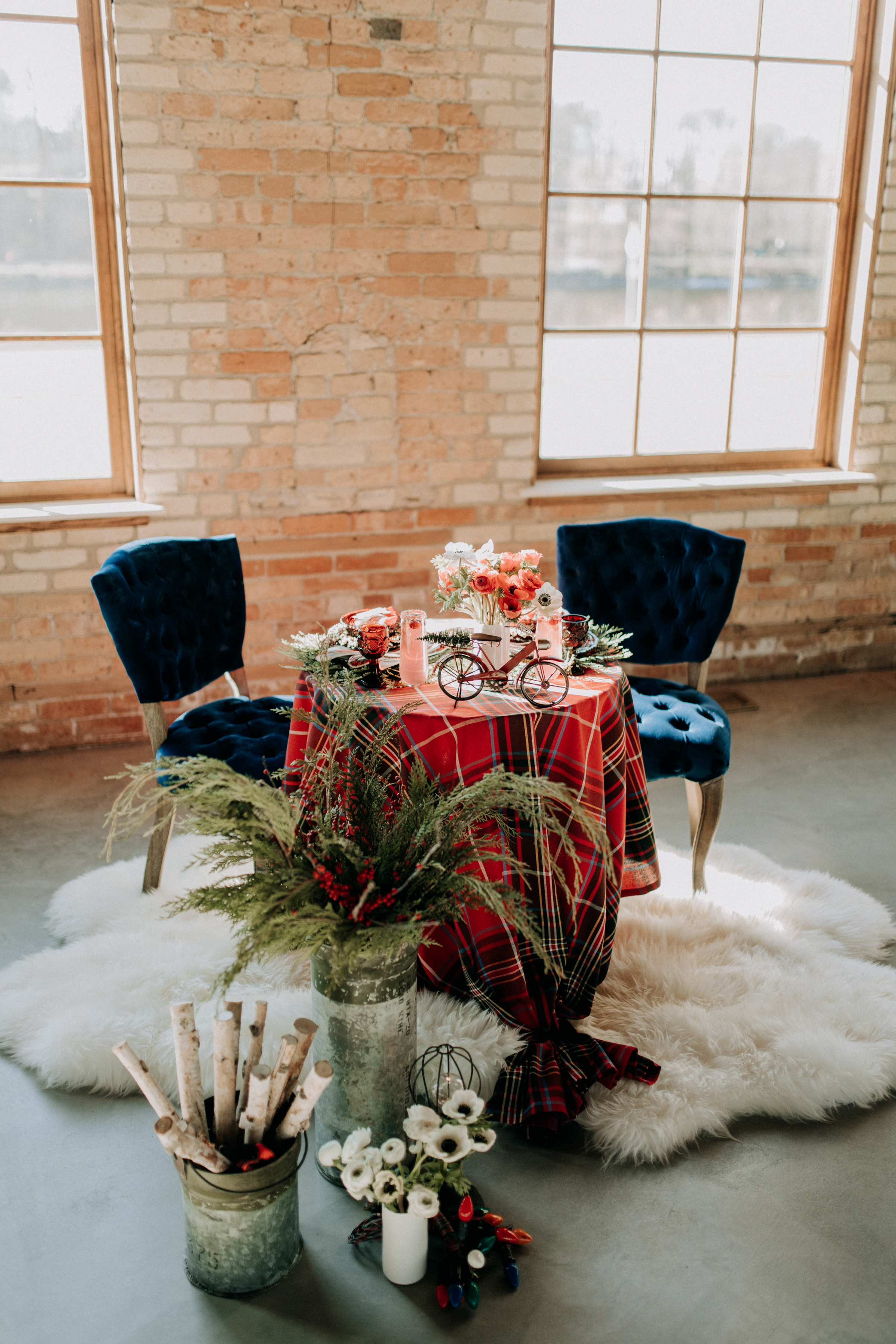 Cozy Chicago Christmas Wedding Inspiration (35)