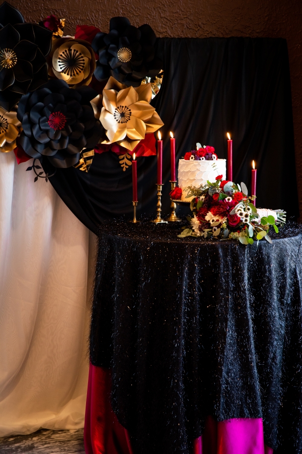 Dramatic Black and Red Wedding Inspiration at Hotel Baker in St Charles (18)