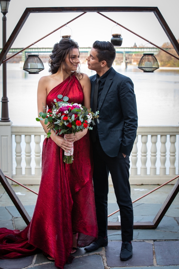 Dramatic Black and Red Wedding Inspiration at Hotel Baker in St Charles (21)