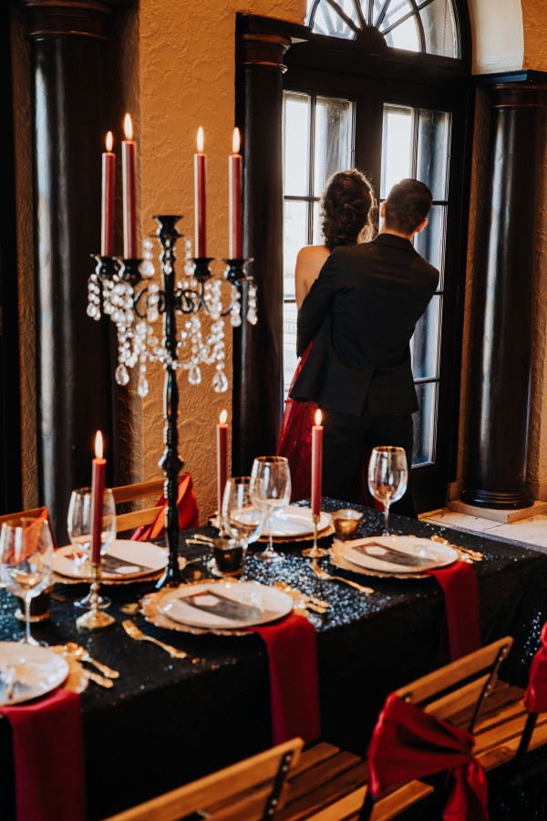 Dramatic Black and Red Wedding Inspiration at Hotel Baker in St Charles (4)