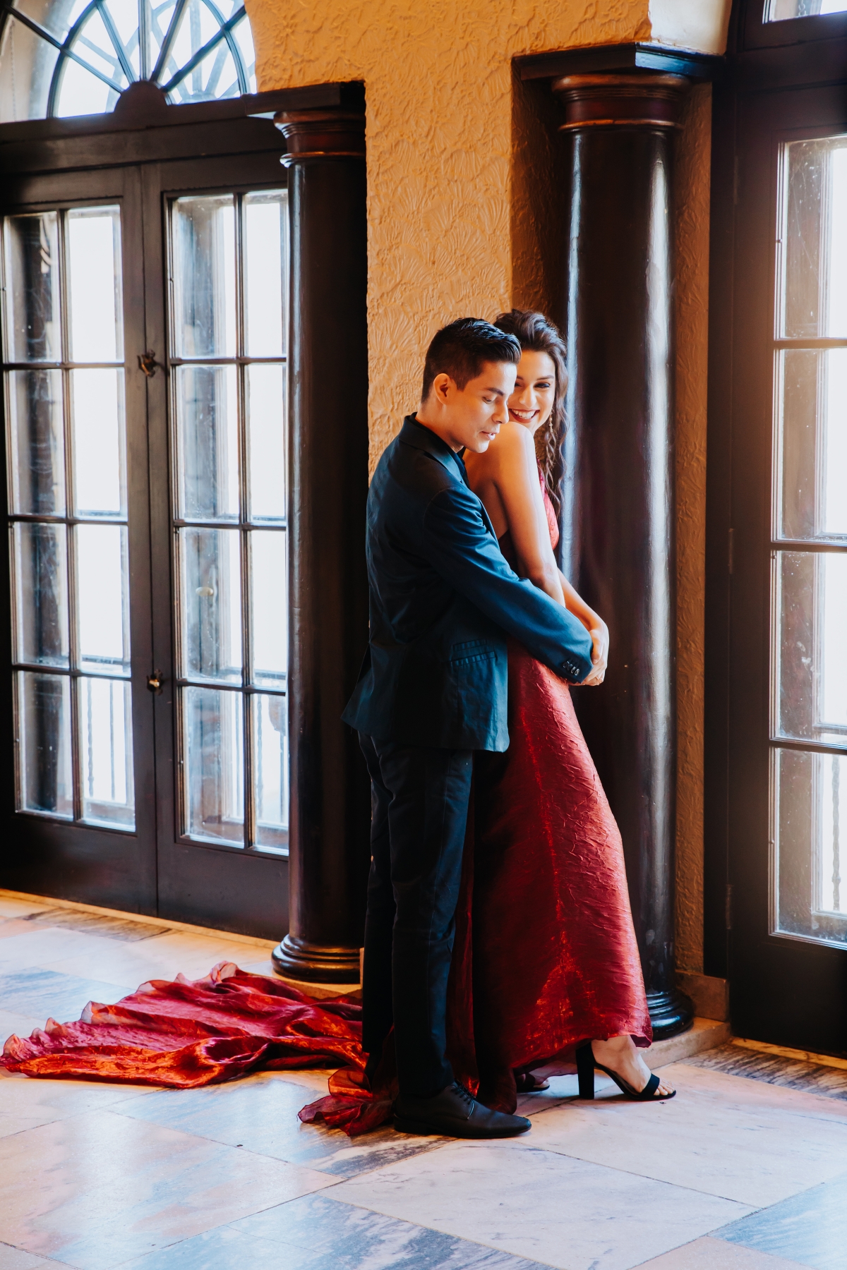 Dramatic Black and Red Wedding Inspiration at Hotel Baker in St Charles (5)