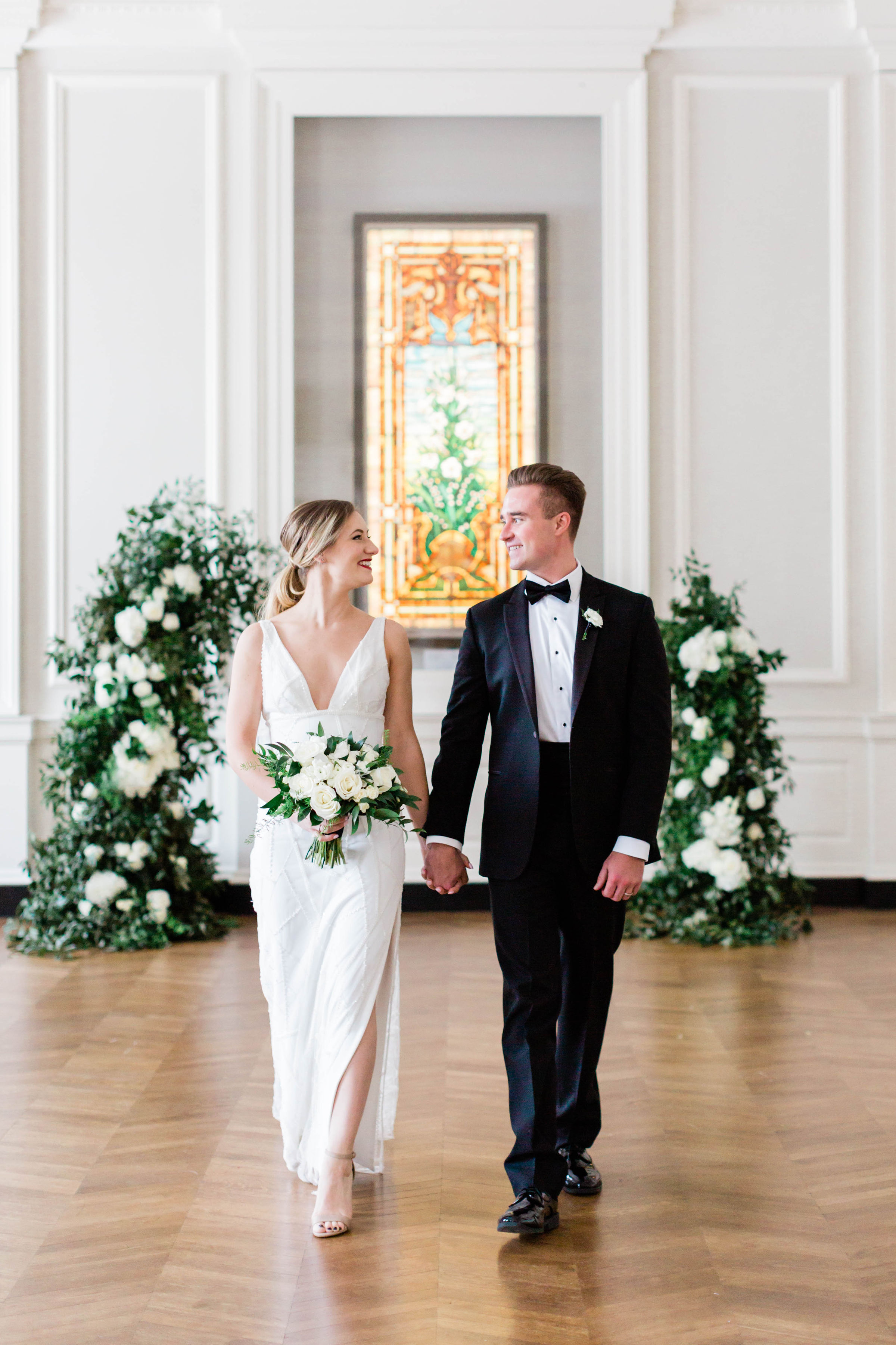 Modern Black White and Green Wedding Inspiration at the Chicago History Museum (41)