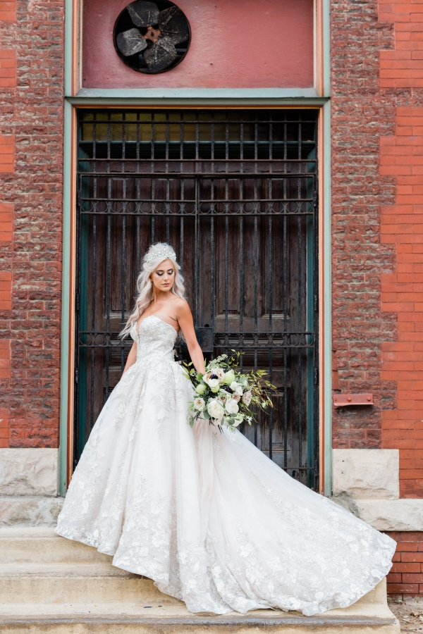 Woodsy Loft Wedding Inspiration Loft of Elements Preserved (33)