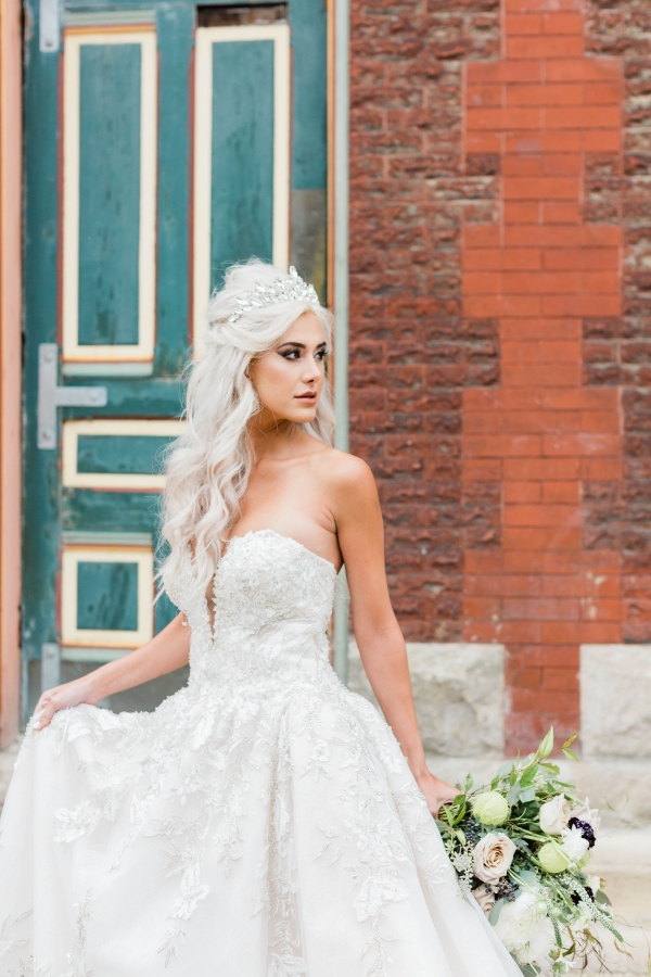Woodsy Loft Wedding Inspiration Loft of Elements Preserved (36)
