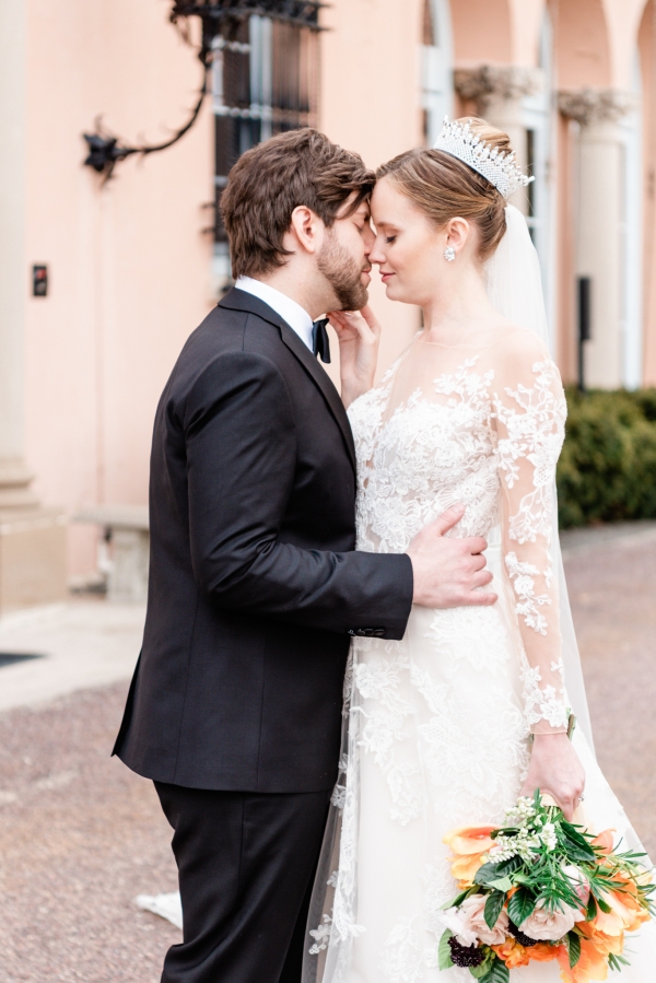 bride and groom portraits at cuneo mansion wedding