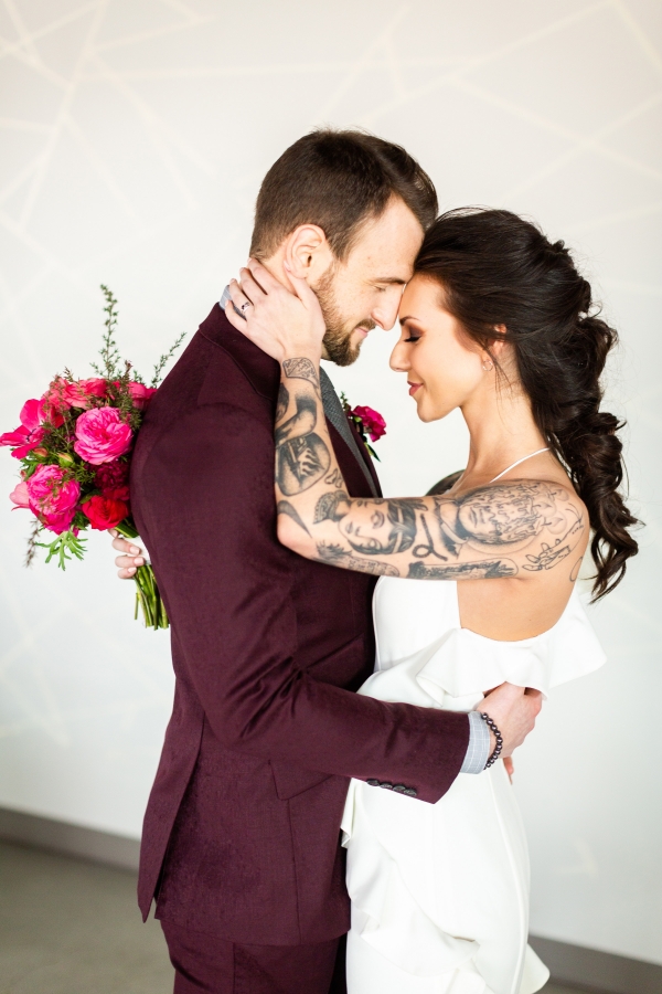 Edgy Romance Chicago Wedding Inspiration Alexandra Lee Photography Lakeshore in Love (239)