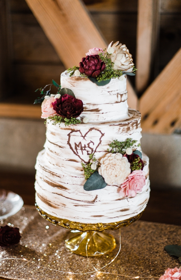 Wedding Cake with Wood Theme