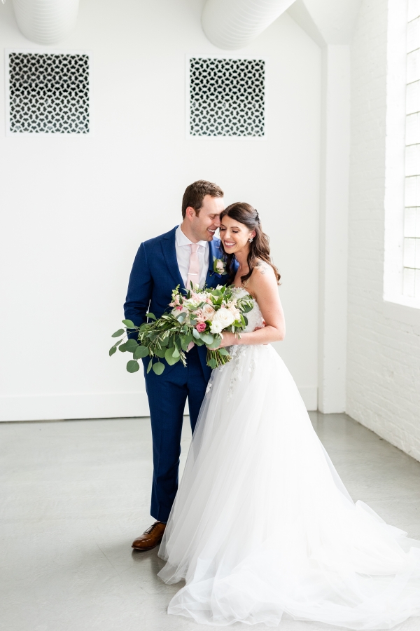 Room 1520 Chicago Wedding from Alexandra Lee Photography (18)