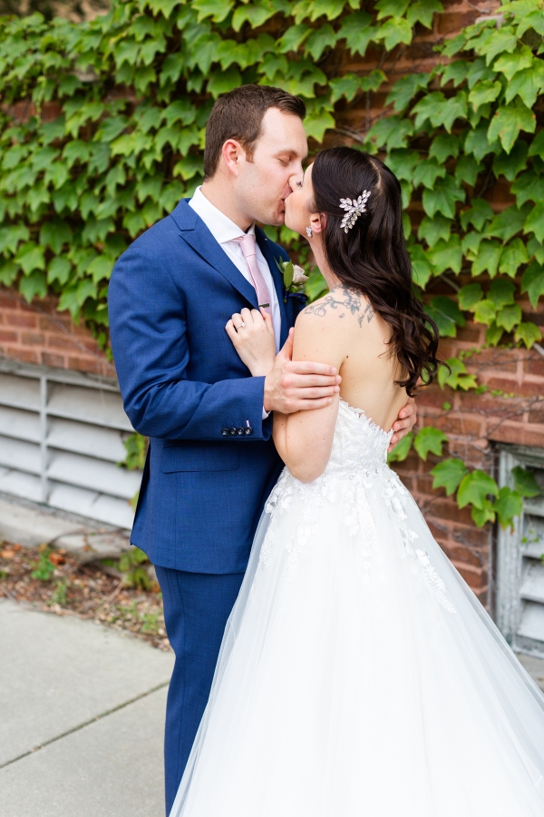 Room 1520 Chicago Wedding from Alexandra Lee Photography (39)