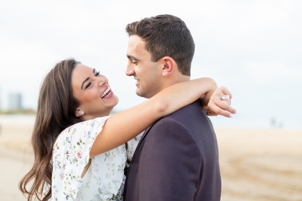 Brittany-and-Scott-Pen-and-Lens-photography-Chicago-photographer-North-Avenue-Beach-Engagement-Photos-19