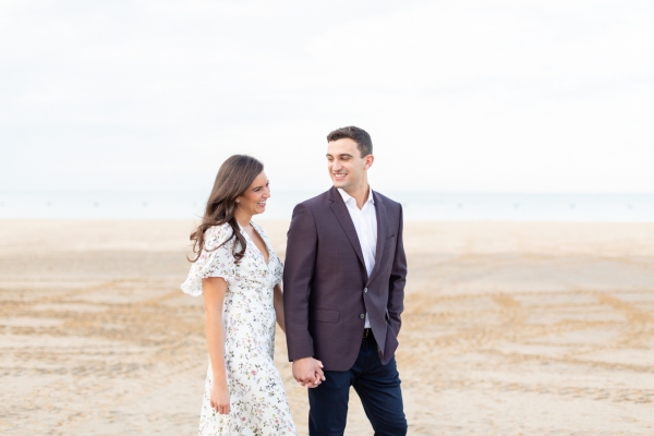 Brittany-and-Scott-Pen-and-Lens-photography-Chicago-photographer-North-Avenue-Beach-Engagement-Photos-25