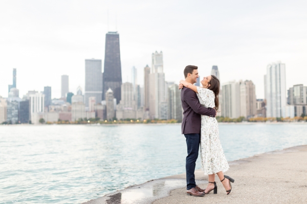Brittany-and-Scott-Pen-and-Lens-photography-Chicago-photographer-North-Avenue-Beach-Engagement-Session-1