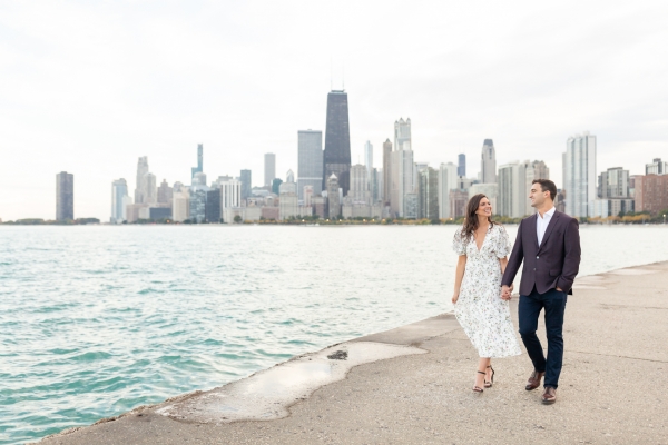 Brittany-and-Scott-Pen-and-Lens-photography-Chicago-photographer-North-Avenue-Beach-Engagement-Session-4
