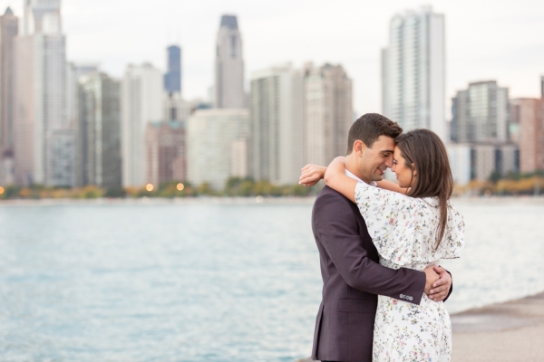 Brittany-and-Scott-Pen-and-Lens-photography-Chicago-photographer-North-Avenue-Beach-Engagement-Session-6