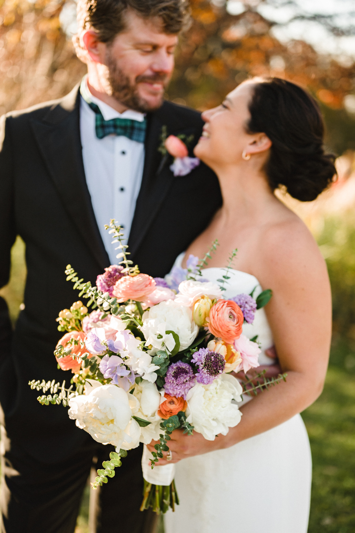 Stunning Chicago History Museum Wedding with Pops of Color