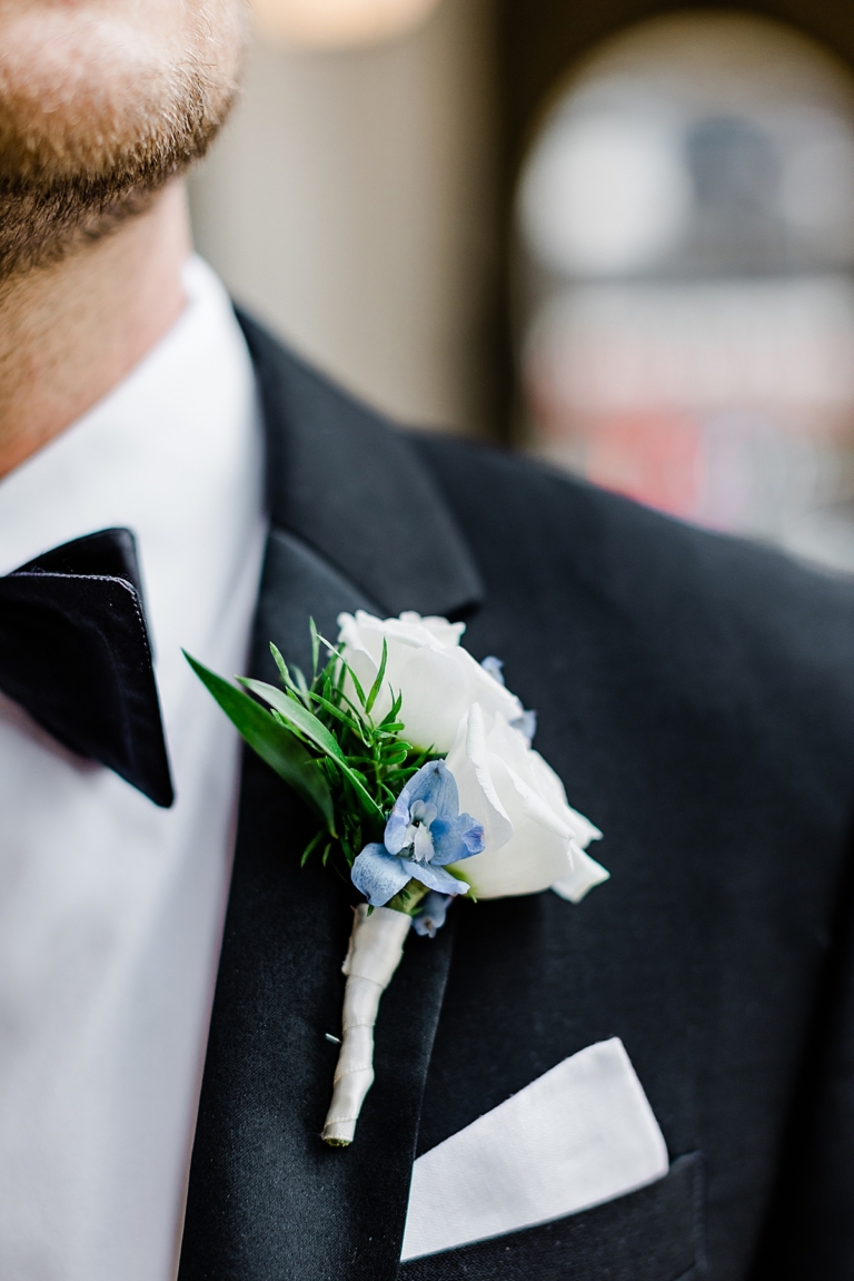 A Classic Chicago Spring Wedding at the Industrial City Hall Events ...