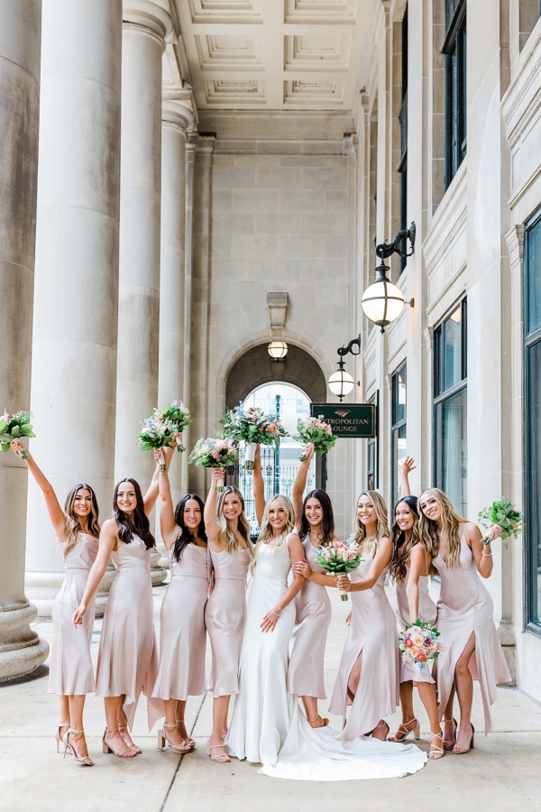 Classy Chicago Spring Wedding at the Industrial City Hall Events_0199