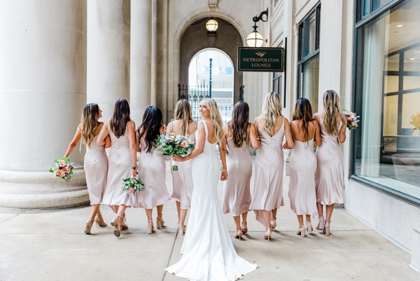Classy Chicago Spring Wedding at the Industrial City Hall Events_0202