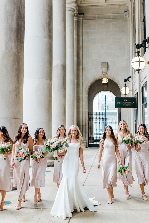 Classy Chicago Spring Wedding at the Industrial City Hall Events_0203