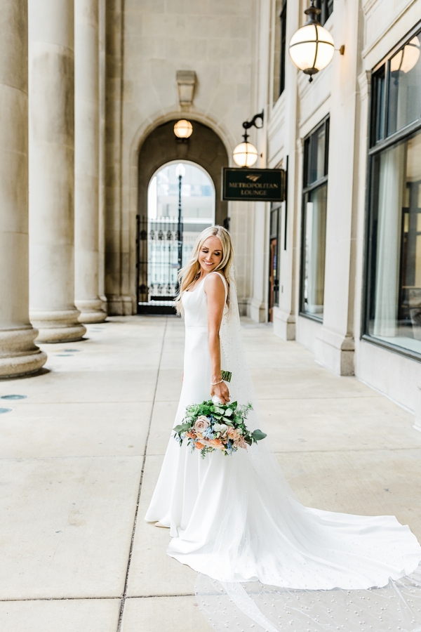 Classy Chicago Spring Wedding at the Industrial City Hall Events_0241